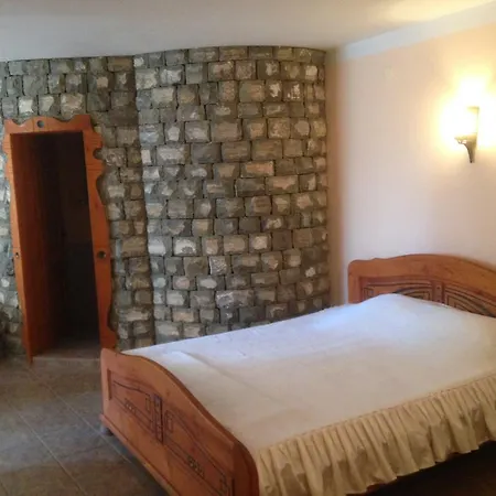 بيت ضيافة The Castle بوموري